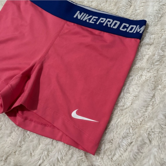 NIKE PRO Combat Dri-Fit Women’s Pink Shorts - Picture 2 of 6